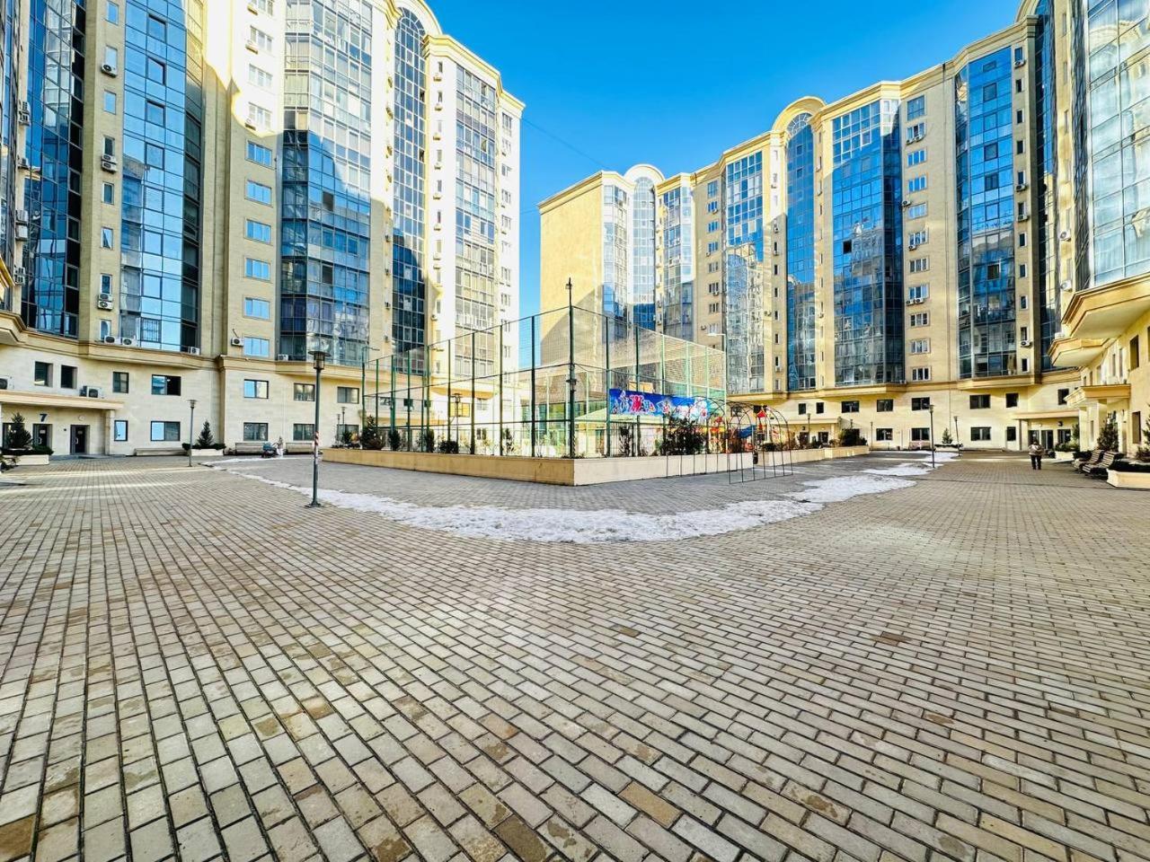 вавилон с видом на горы Apartment Almaty